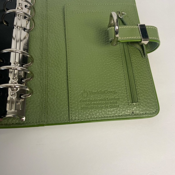 Vintage Green 6 ring Planner Binder by Franklin Covey - Picture 5 of 10